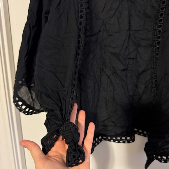 Chic Black Lace-Trimmed Kimono - Picture 2 of 5